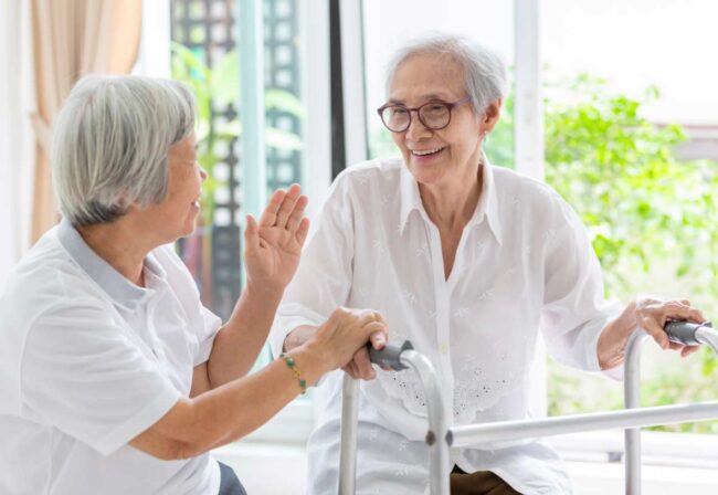 El hijo que cuida a sus padres desde otra ciudad – NB Radio Digital El hijo que cuida a sus padres desde otra ciudad