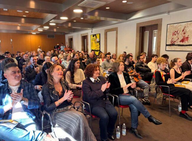 Jóvenes creadores asturianos alzan la voz por la paz