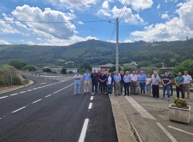 Finaliza la mejora de la carretera entre Navelgas y Naraval