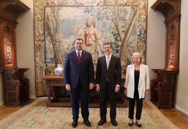 Barbón se reúne con el embajador de España en Uruguay – NB Radio Digital Barbón se reúne con el embajador de España en Uruguay